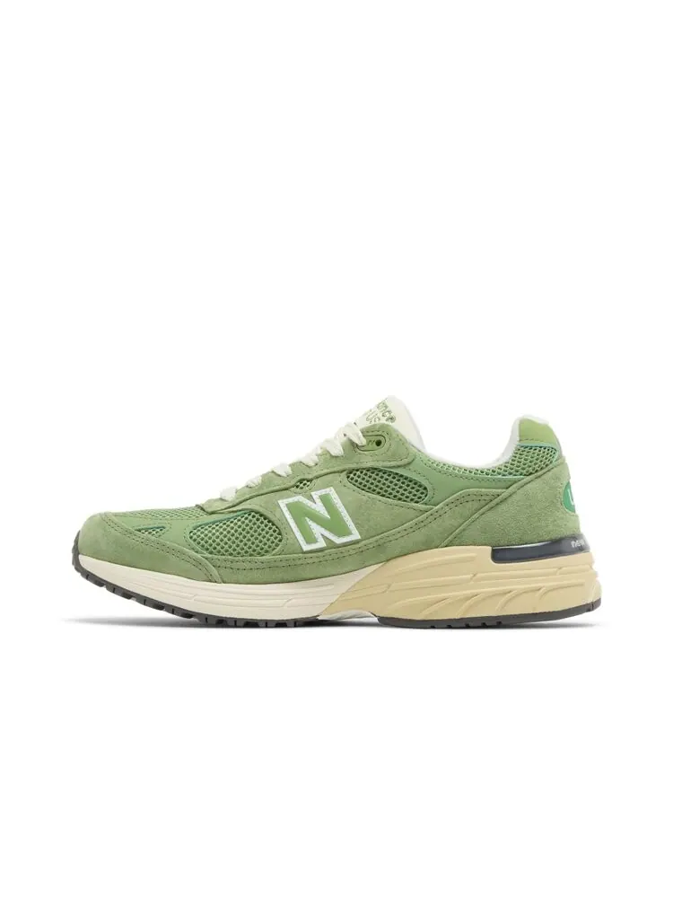 Кроссовки New Balance Teddy Santis x 993 Made in USA — изображение 3 из 4, зеленый