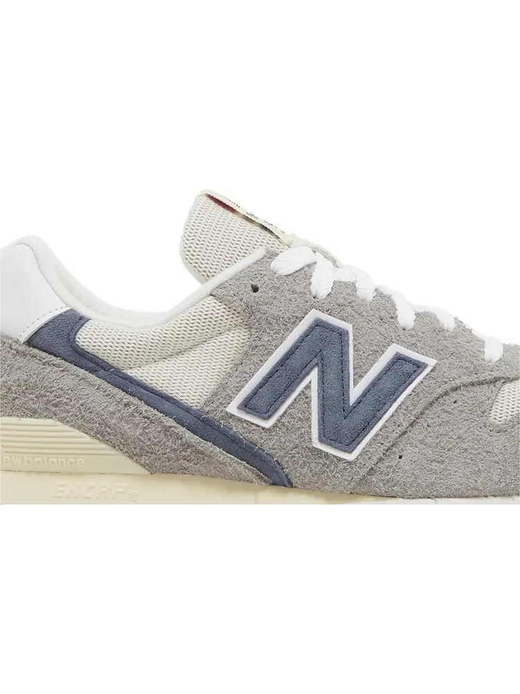 Кроссовки New Balance 996 'Grey Day 2023' — изображение 2 из 4, серый