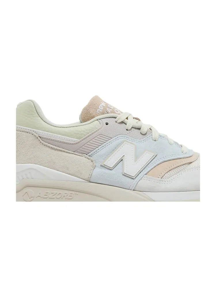 Кроссовки Ronnie Fieg x 997.5 Made in USA 'Easter Pack - Ice Blue Peach' — изображение 2 из 8, синий