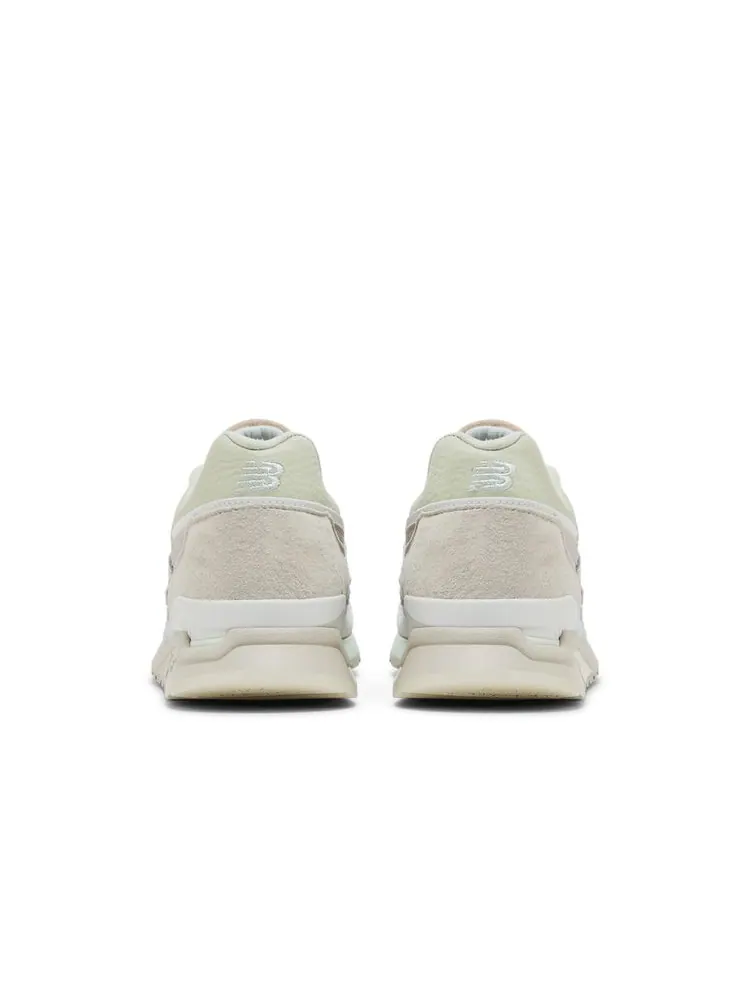 Кроссовки Ronnie Fieg x 997.5 Made in USA 'Easter Pack - Ice Blue Peach' — изображение 6 из 8, синий