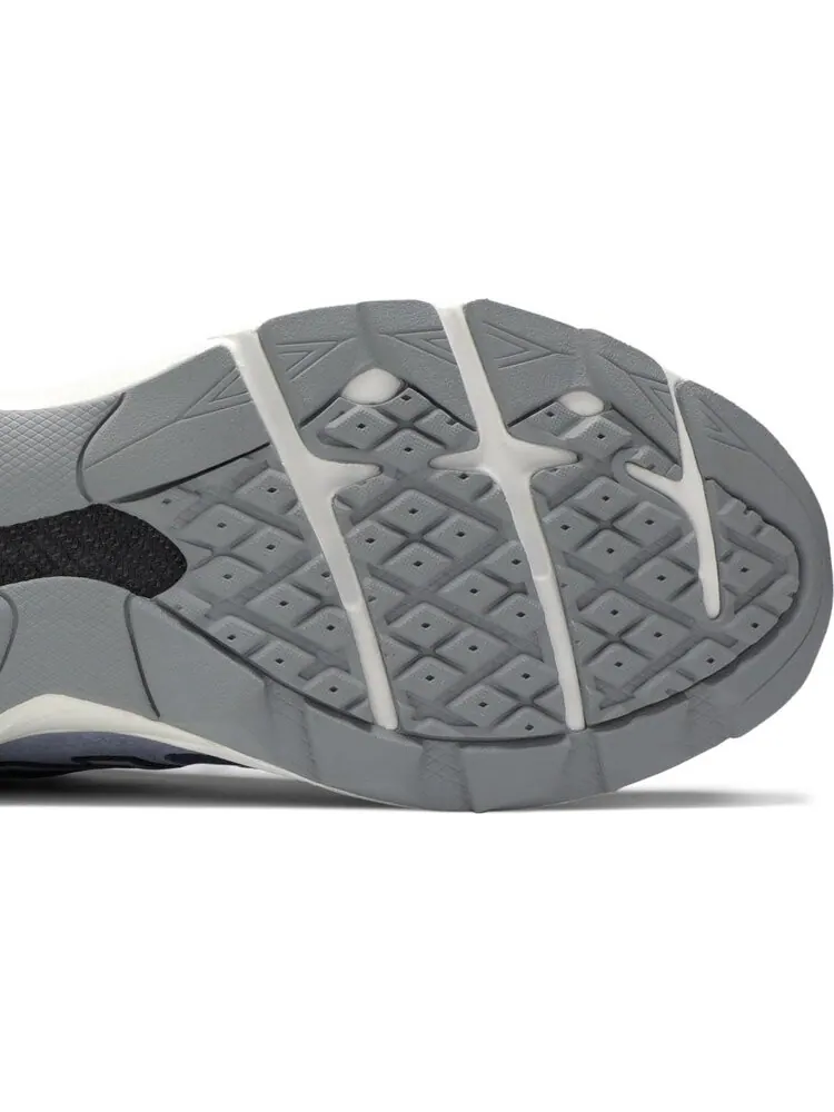 Лимитированные кроссовки New Balance No Vacancy Inn x 990v3 Made in USA 'Water and WiFi' — изображение 5 из 8, серый