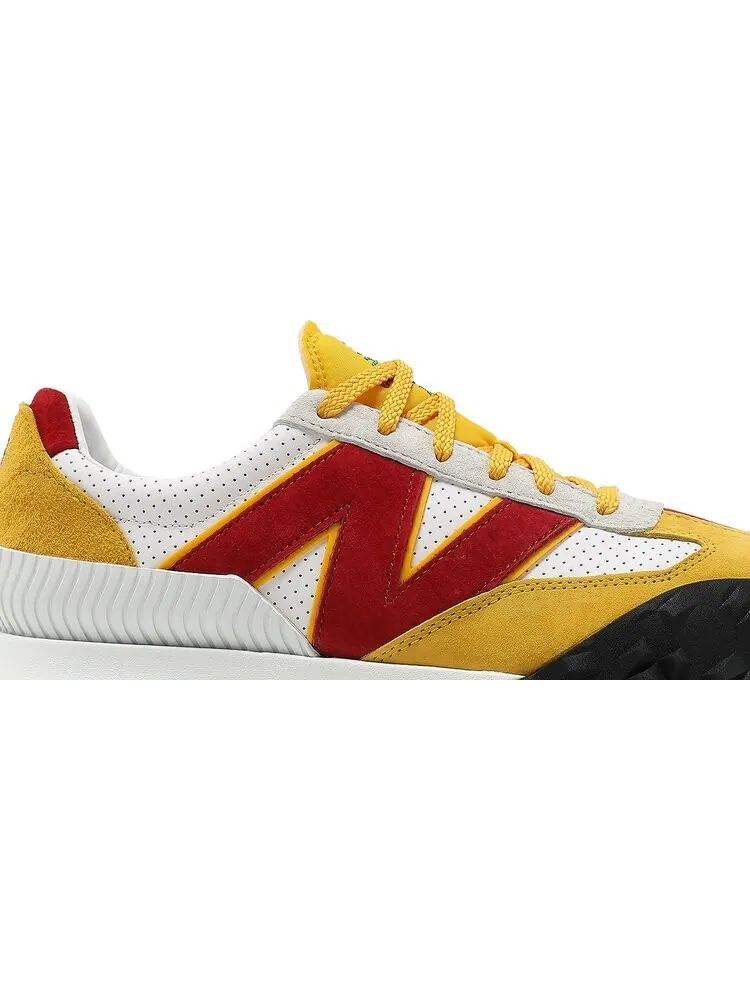 Кроссовки New Balance Casablanca x XC-72 'Red Gold' — изображение 2 из 8, желтый
