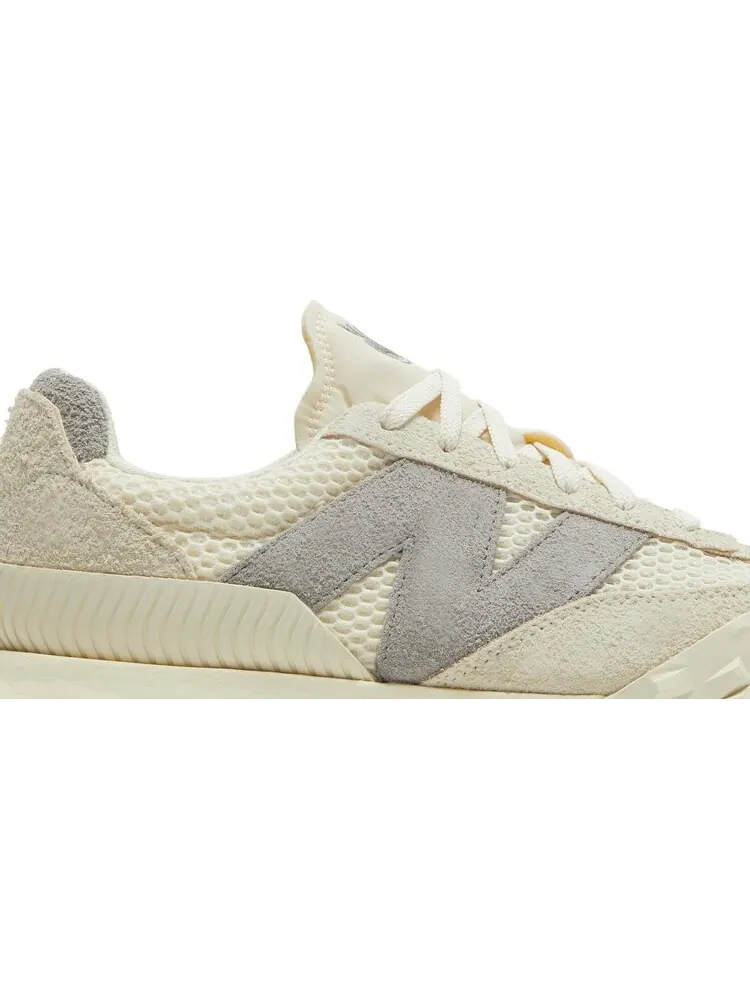 Кроссовки New Balance END. x XC-72 'Art Of Nothing - Natural' — изображение 2 из 8, бежевый