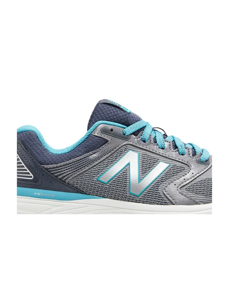 Кроссовки Wmns 560v7 'Silver Mink Pisces' — изображение 2 из 8, серебристый