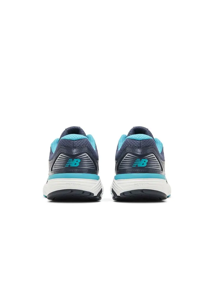 Кроссовки Wmns 560v7 'Silver Mink Pisces' — изображение 6 из 8, серебристый