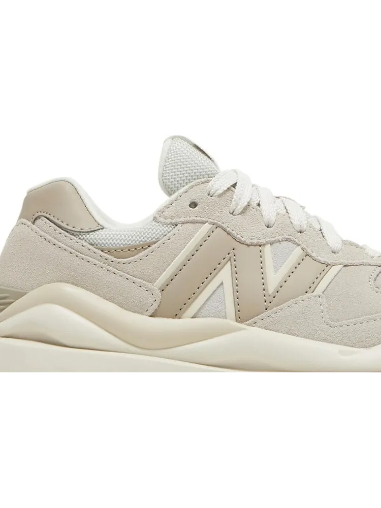 Кроссовки New Balance Wmns 57/40 'Au Lait' — изображение 2 из 8, коричневый