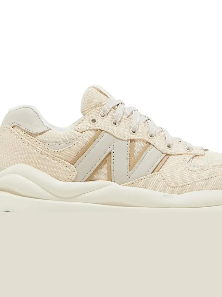 Кроссовки New Balance Wmns 57/40 'Sea Salt Incense' — изображение 2 из 8, бежевый