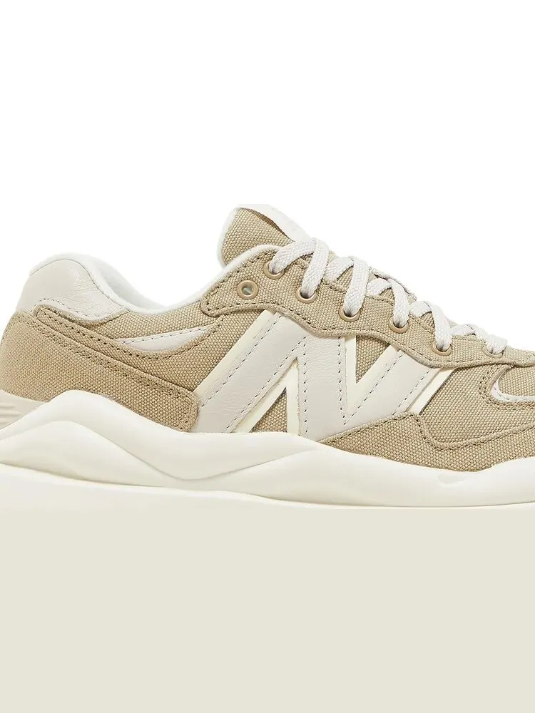 Кроссовки New Balance Wmns 57/40 'Angora' — изображение 2 из 8, коричневый