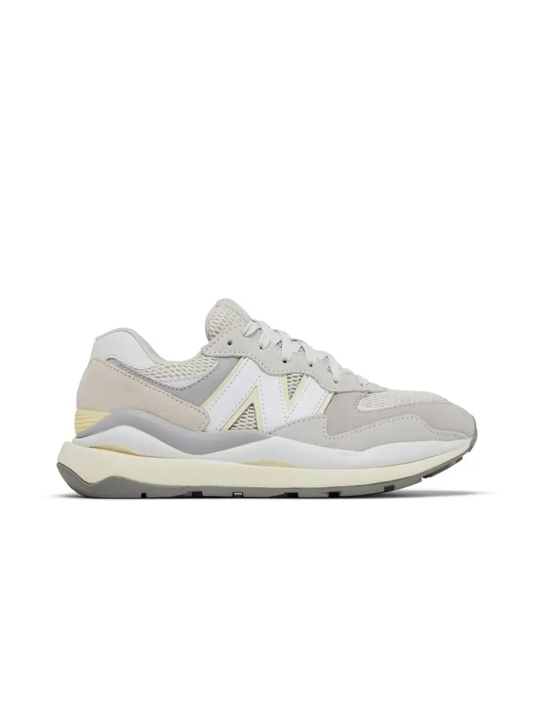 Кроссовки New Balance Wmns 57/40 — изображение 1 из 3, серый