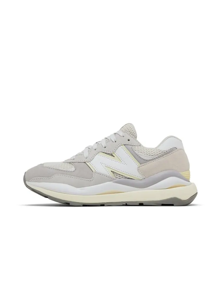Кроссовки New Balance Wmns 57/40 — изображение 3 из 3, серый