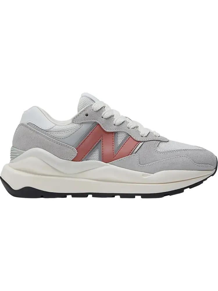 Кроссовки New Balance Wmns 57/40 'Light Aluminum Mineral Red' — изображение 1 из 1, серый