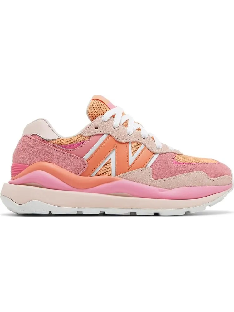 Кроссовки New Balance Wmns 57/40 'Valentine's Day' — изображение 1 из 8, розовый