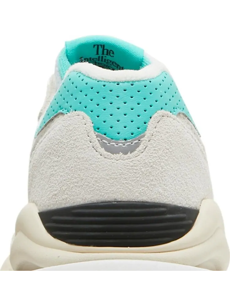 Кроссовки New Balance Wmns 57/40 'Sea Salt Summer Jade' — изображение 7 из 8, бежевый