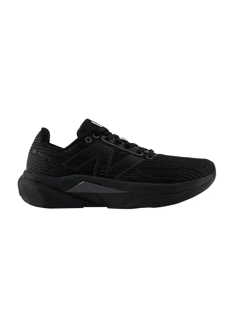 Кроссовки New Balance Wmns FuelCell Propel v5 Wide Black Metallic Black — изображение 1 из 1, черный металлик черный