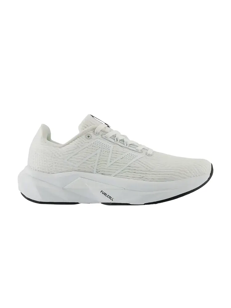 Кроссовки Wmns FuelCell Propel v5 Wide — изображение 1 из 1, белый/черный