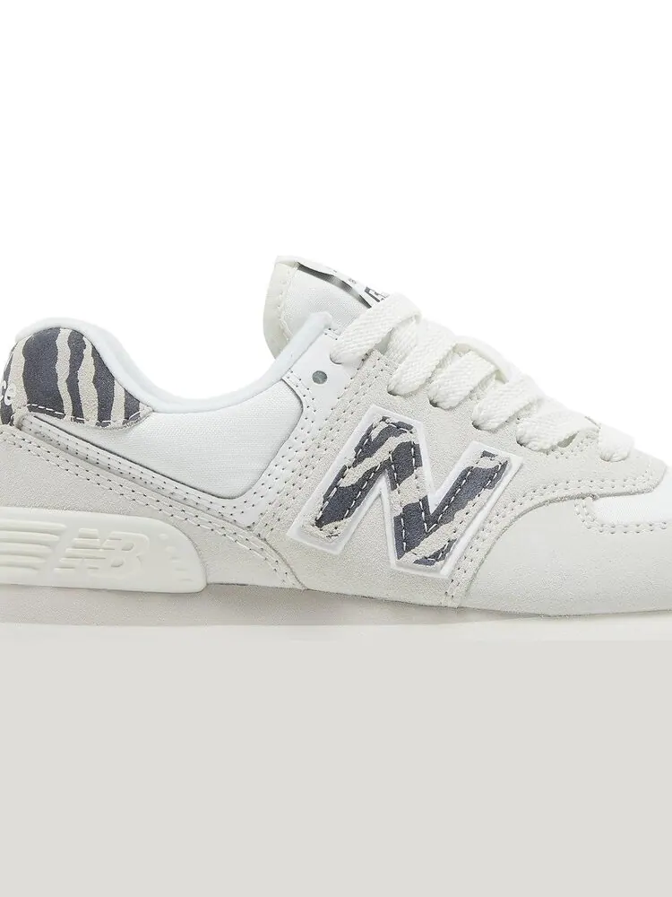 Кроссовки Wmns 574+ 'Sea Salt Animal Print' — изображение 2 из 4, серый