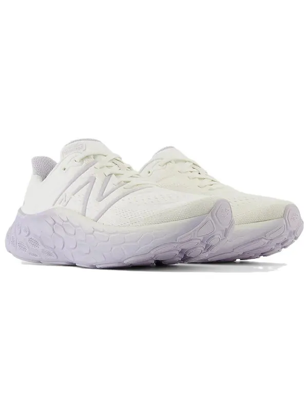Кроссовки New Balance Fresh Foam X More v4 — изображение 2 из 3, белый/фиолетовый