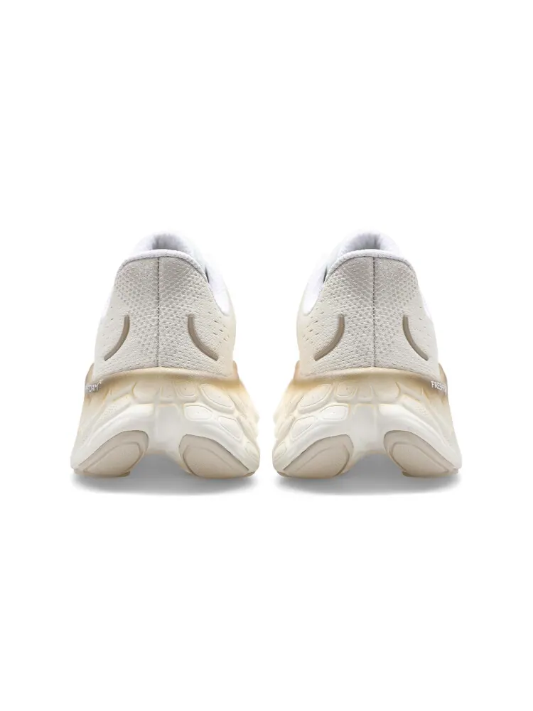 Кроссовки New Balance Wmns Fresh Foam X More v4 — изображение 3 из 4, белый/золотой