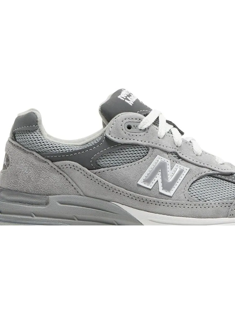 Кроссовки New Balance Wmns 993 Made In USA Wide 'Grey' — изображение 2 из 8, серый