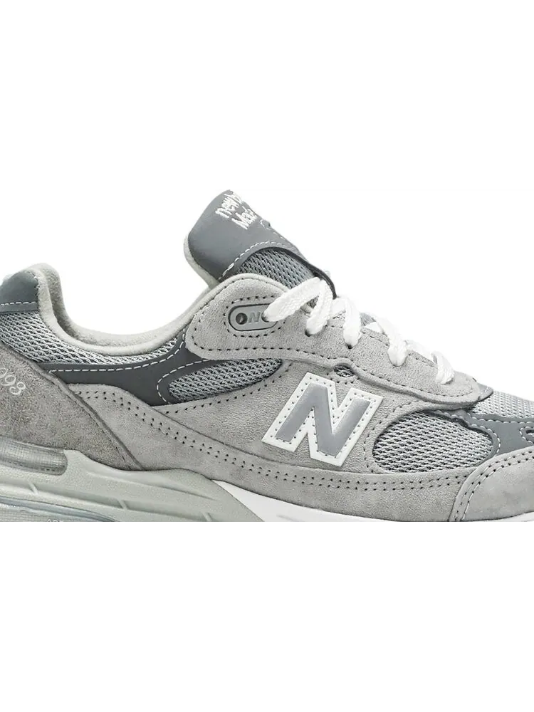 Кроссовки New Balance 993 Made in USA 'Grey' — изображение 2 из 8, серый