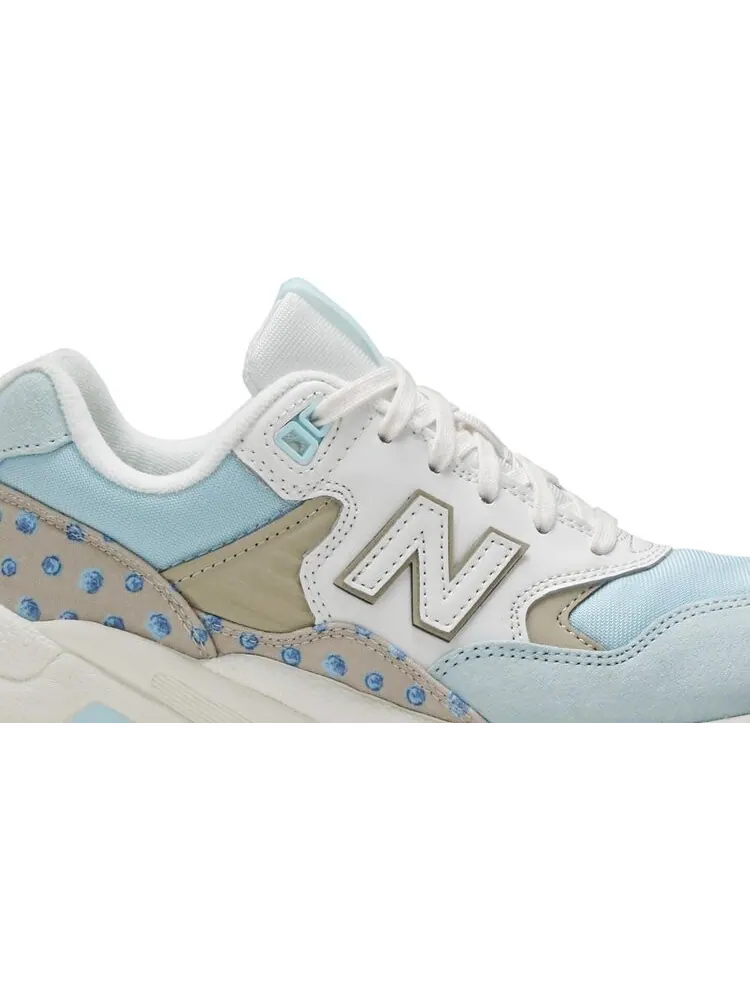 Кроссовки New Balance Wmns 580 'Baby Blue Floral' — изображение 2 из 8, синий