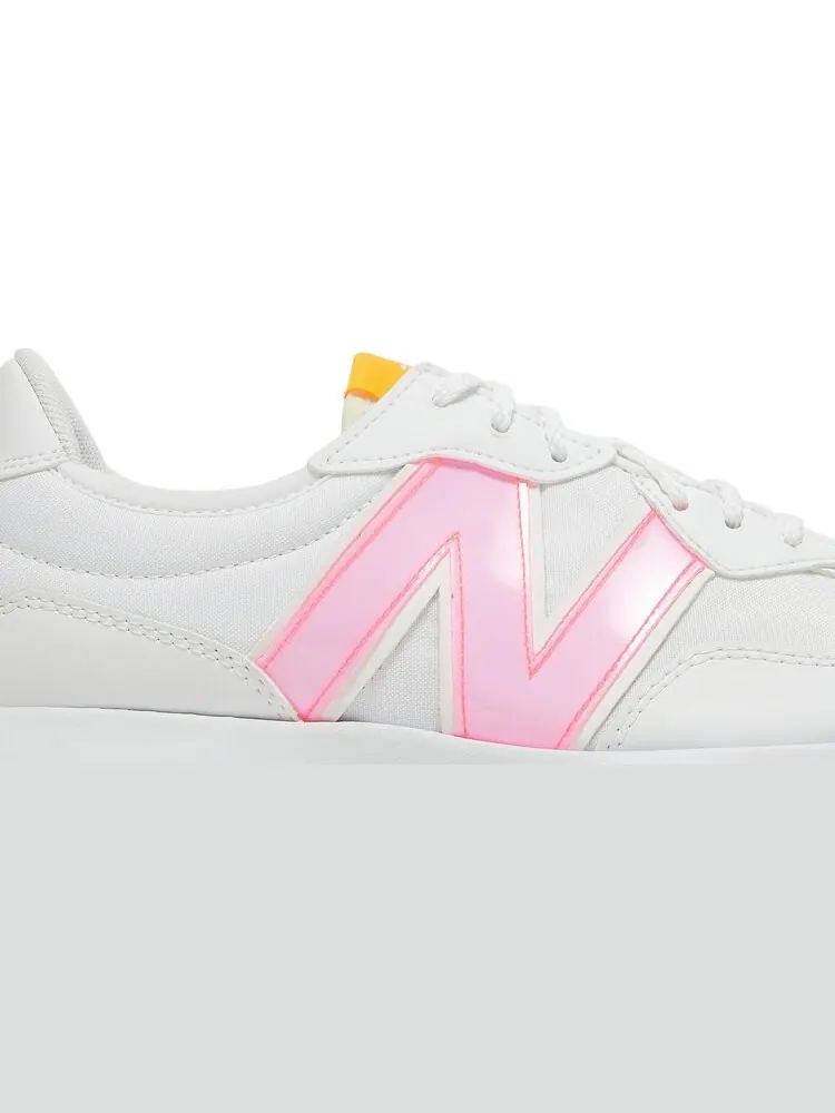 Кроссовки New Balance Coco Gauff x Wmns 327 'White Impulse' — изображение 2 из 8, белый