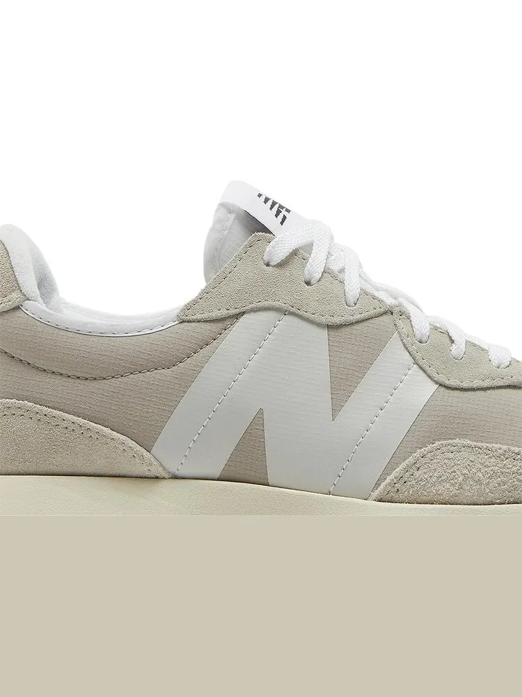 Кроссовки New Balance Wmns 327 'Timberwolf Aluminum' — изображение 2 из 8, серый