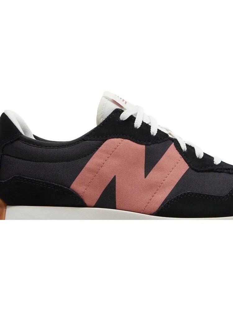 Кроссовки New Balance Wmns 327 'Black Henna' — изображение 2 из 8, черный