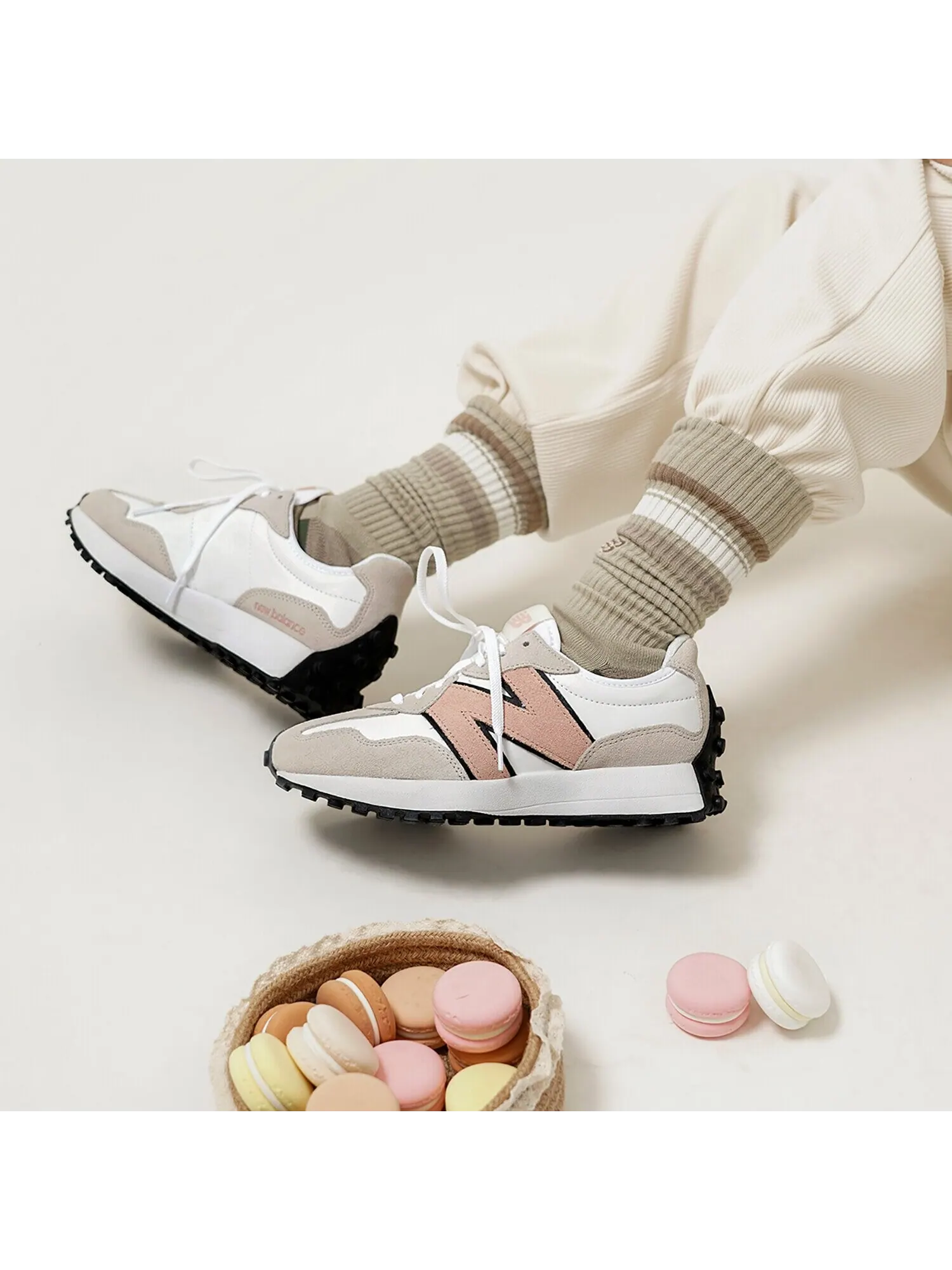 Кроссовки New Balance 327 женские — изображение 8 из 8, розовый