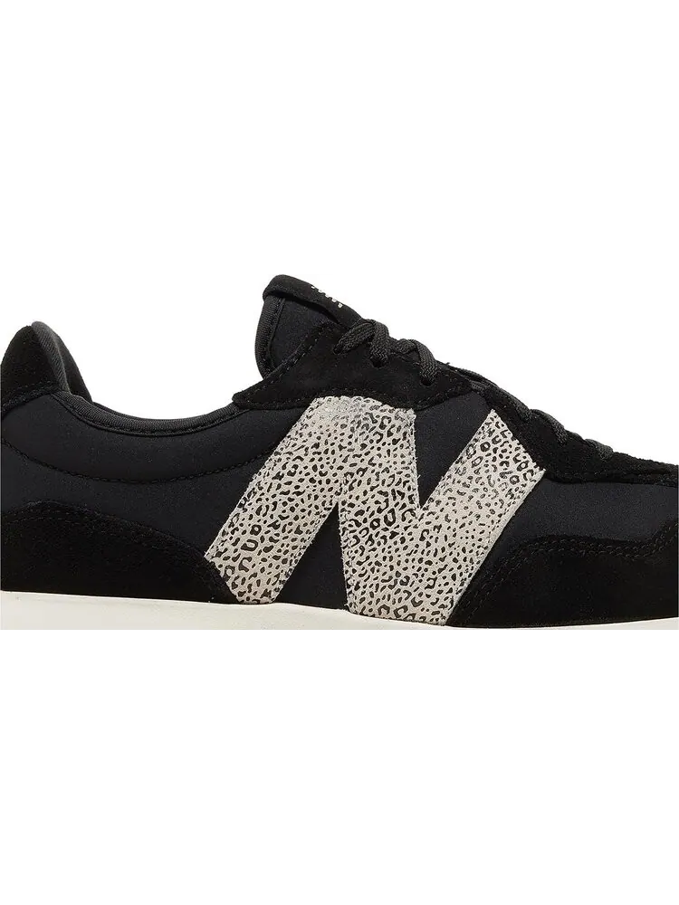 Кроссовки Wmns 327 'Black Leopard' — изображение 2 из 4, черный