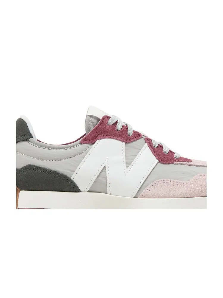 Кроссовки Wmns 327 'Stone Pink Raincloud' — изображение 2 из 8, розовый