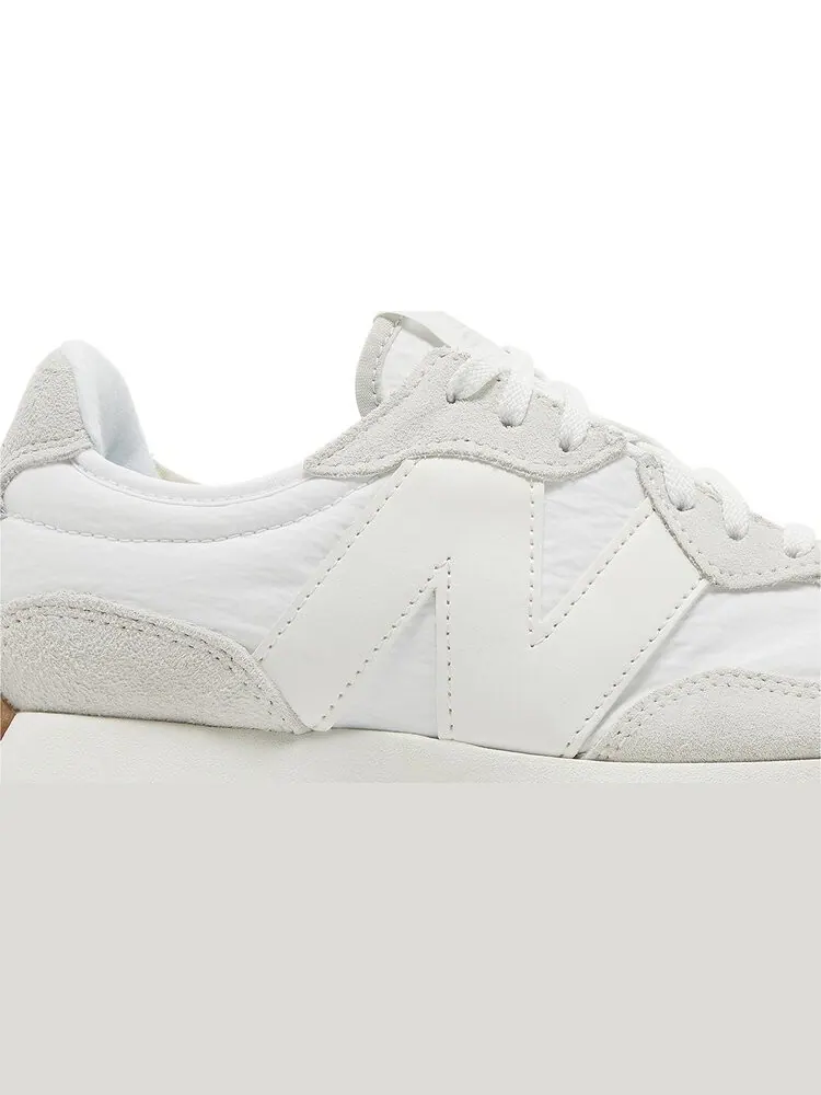 Кроссовки Wmns 327 'White Gum' — изображение 2 из 4, белый