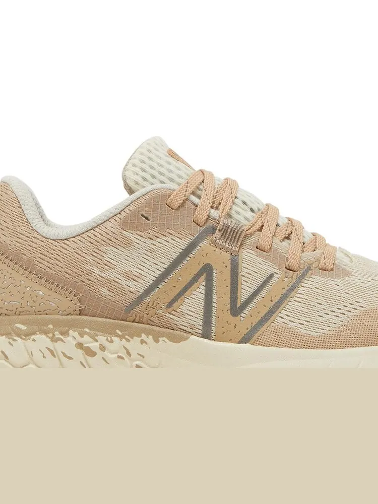 Кроссовки New Balance Wmns Fresh Foam X Hierro v7 'Mindful Grey Calm Taupe' — изображение 2 из 8, коричневый