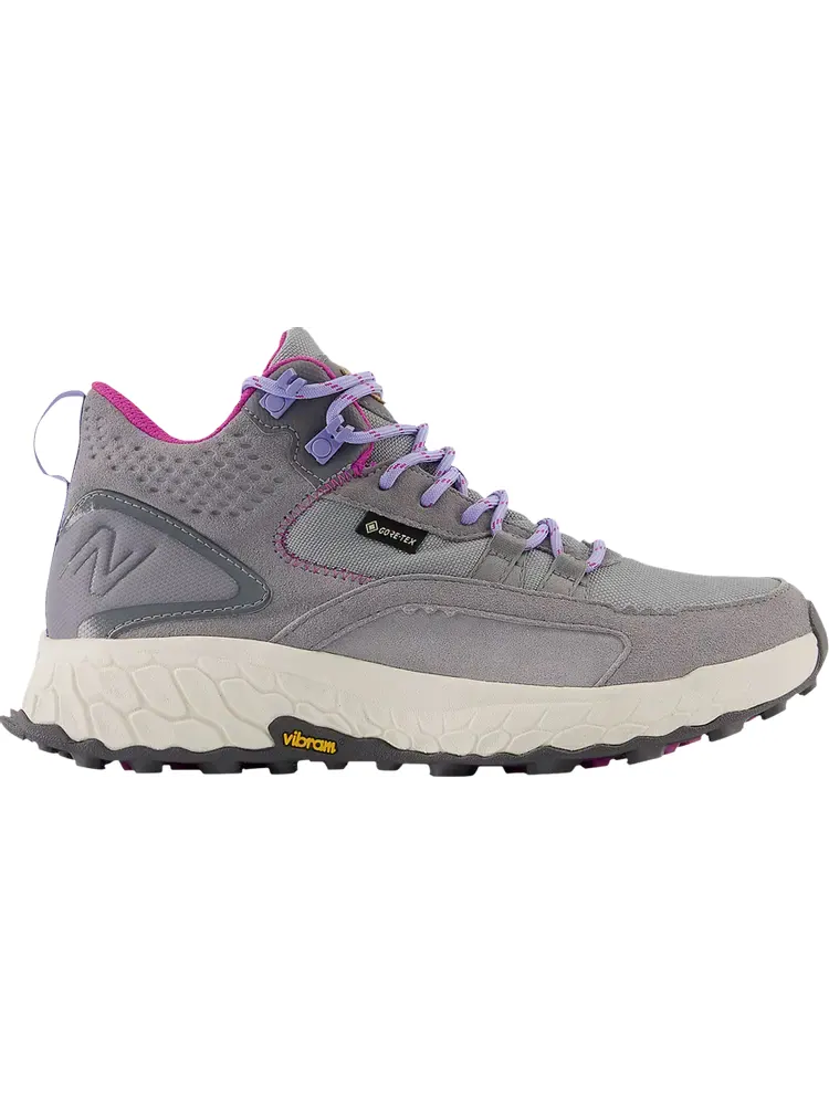 Кроссовки Wmns Fresh Foam X Hierro Mid GORE-TEX Wide 'Steel Magenta' — изображение 1 из 1, серый