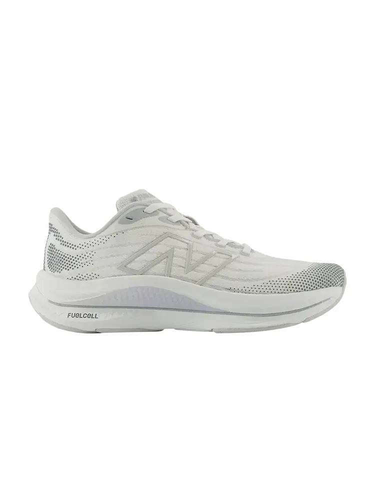 Кроссовки Wmns FuelCell Walker Elite — изображение 1 из 1, белый серый
