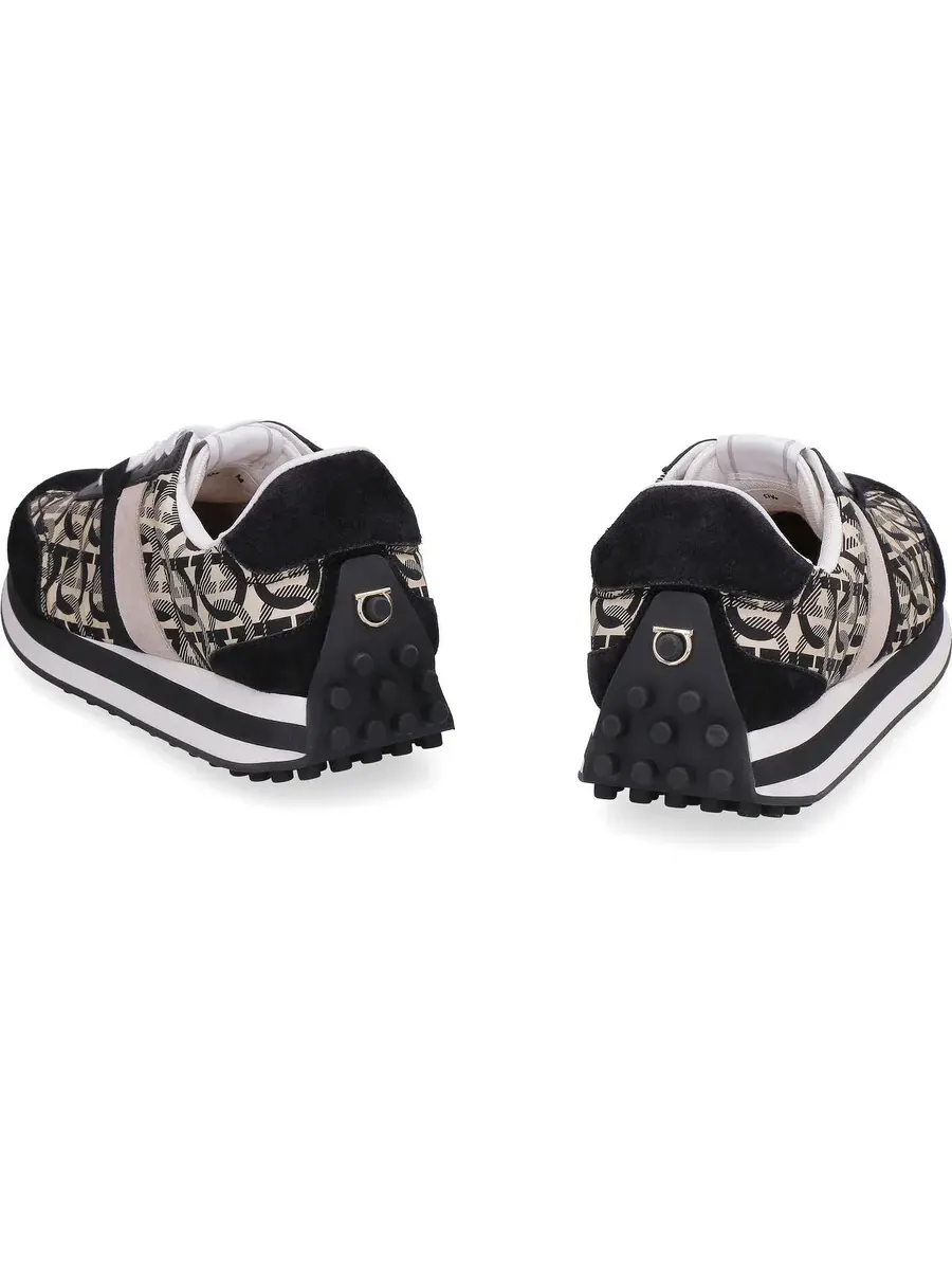 Кроссовки низкие Ferragamo Black Iulia Gancini Print — изображение 3 из 3, черный
