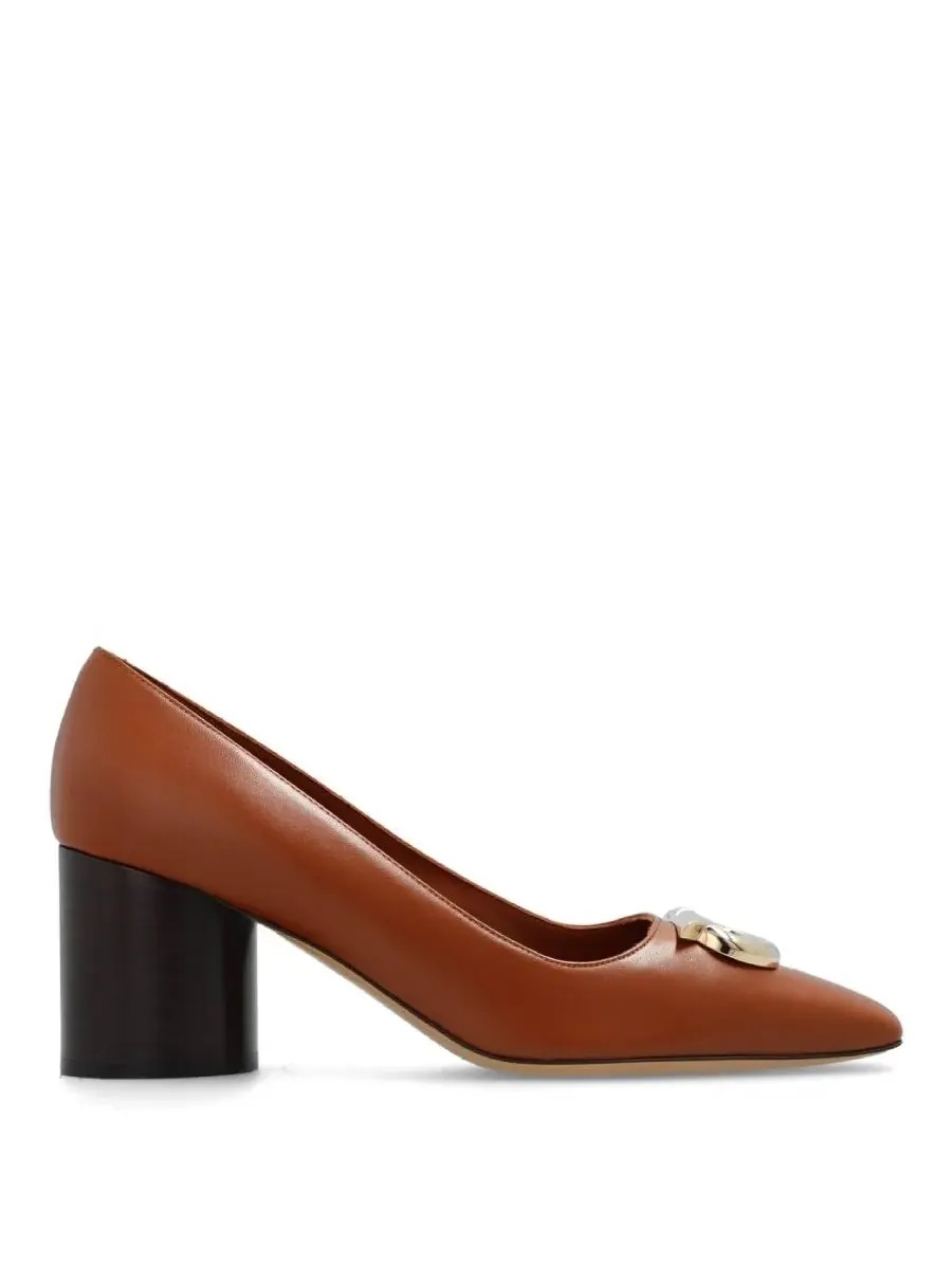 Кожаные туфли-лодочки Ferragamo с декором Gancini — изображение 1 из 3, коричневый