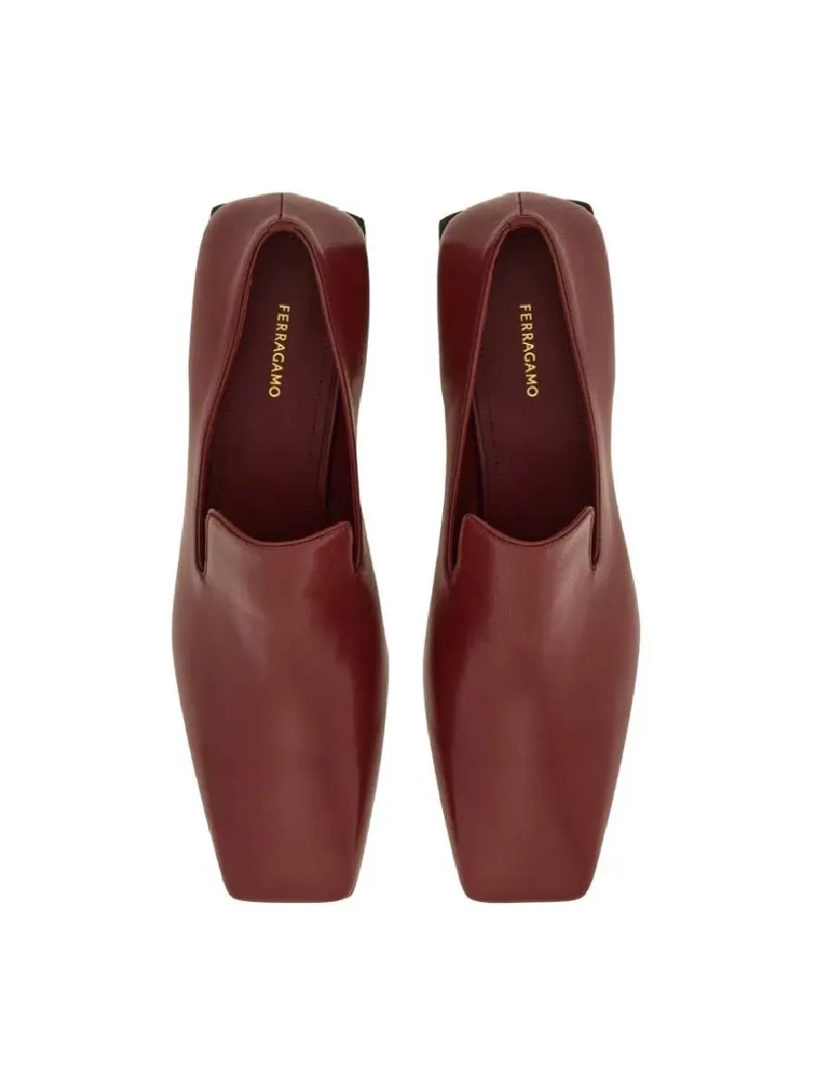 Лоферы Ferragamo с квадратным носком и пряжкой Gancini — изображение 2 из 3, красный