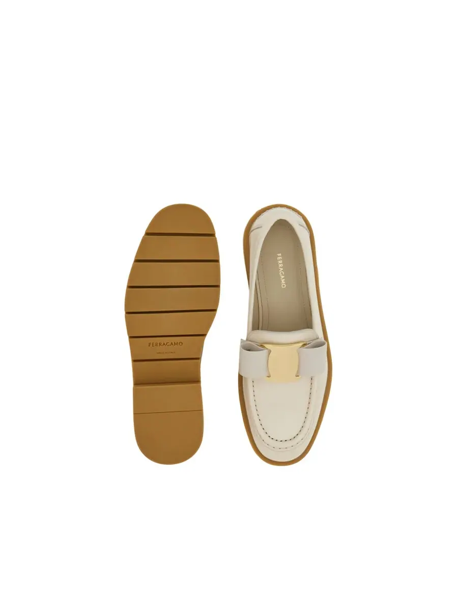 Кожаные лоферы Ferragamo Vara — изображение 3 из 4, белый