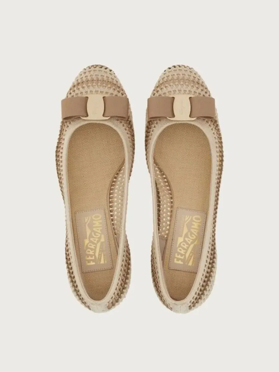 Туфли Ferragamo Vara с вязаными элементами — изображение 3 из 4, белый