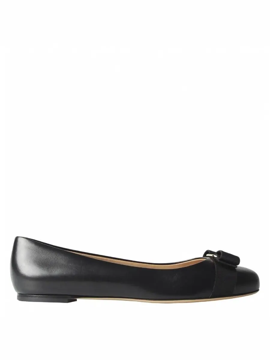 Балетки Ferragamo Varina из лаковой кожи — изображение 1 из 1, черный