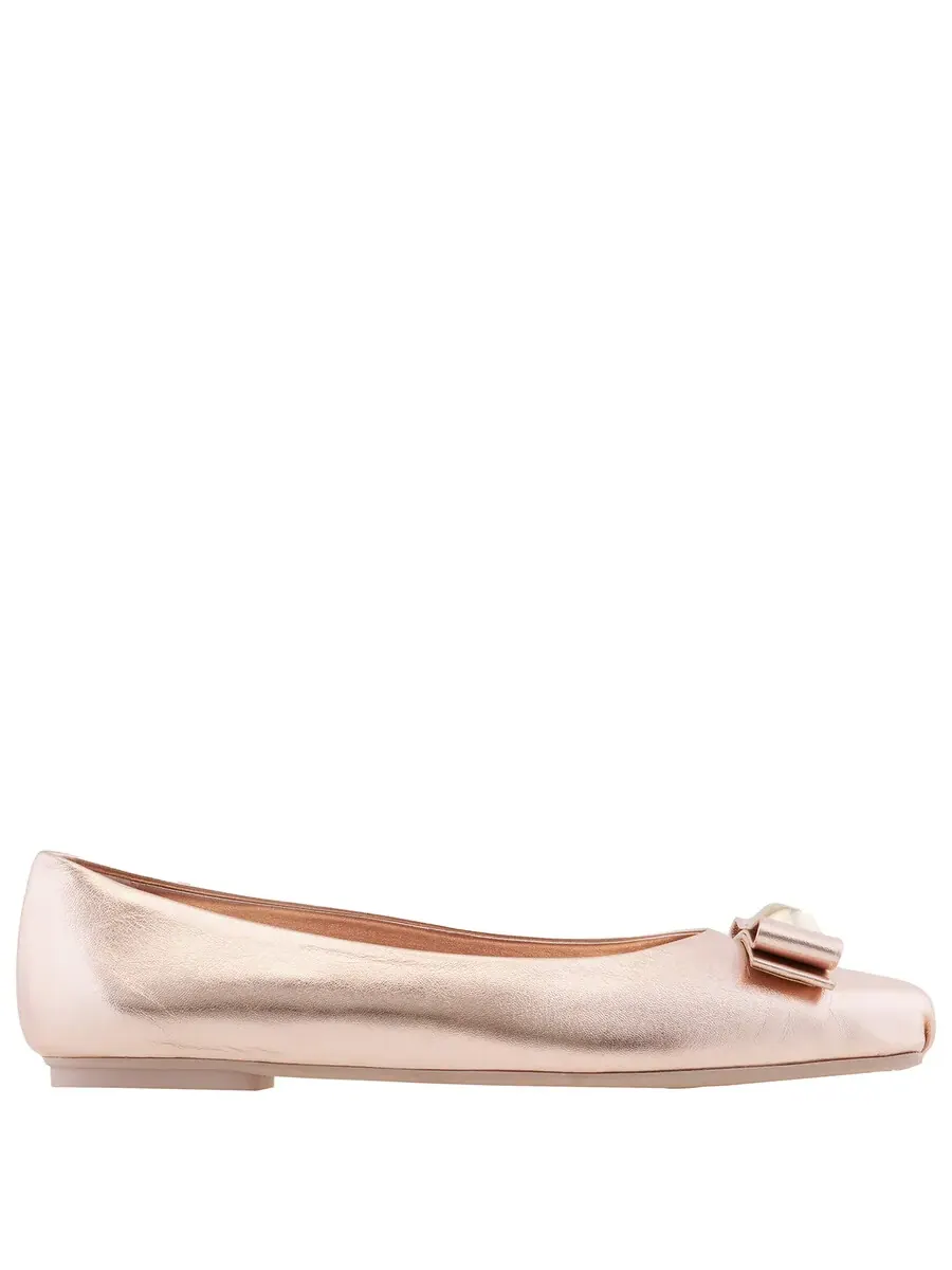 Женские балетки Ferragamo Vara Bowl из металлизированной кожи
