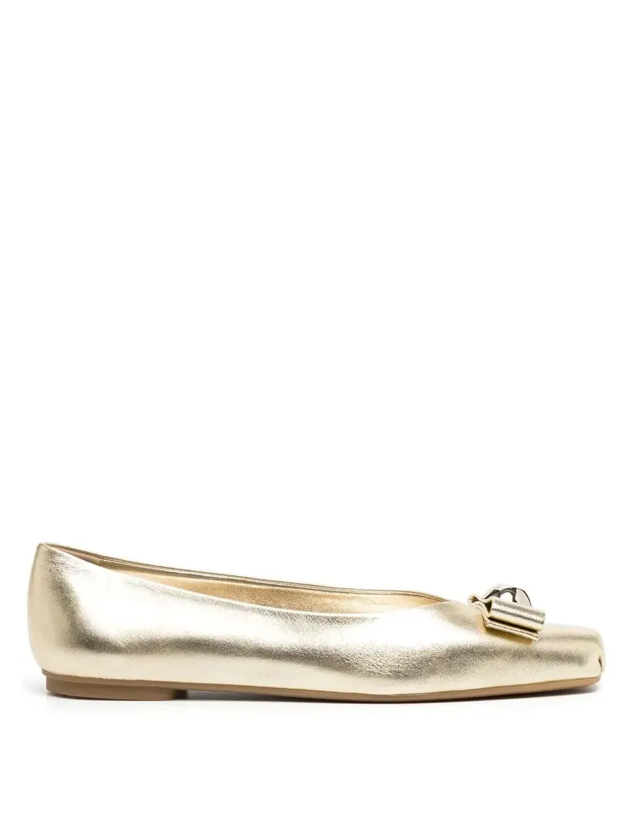 Женские балетки Ferragamo с металлической кожей и бантом Vara