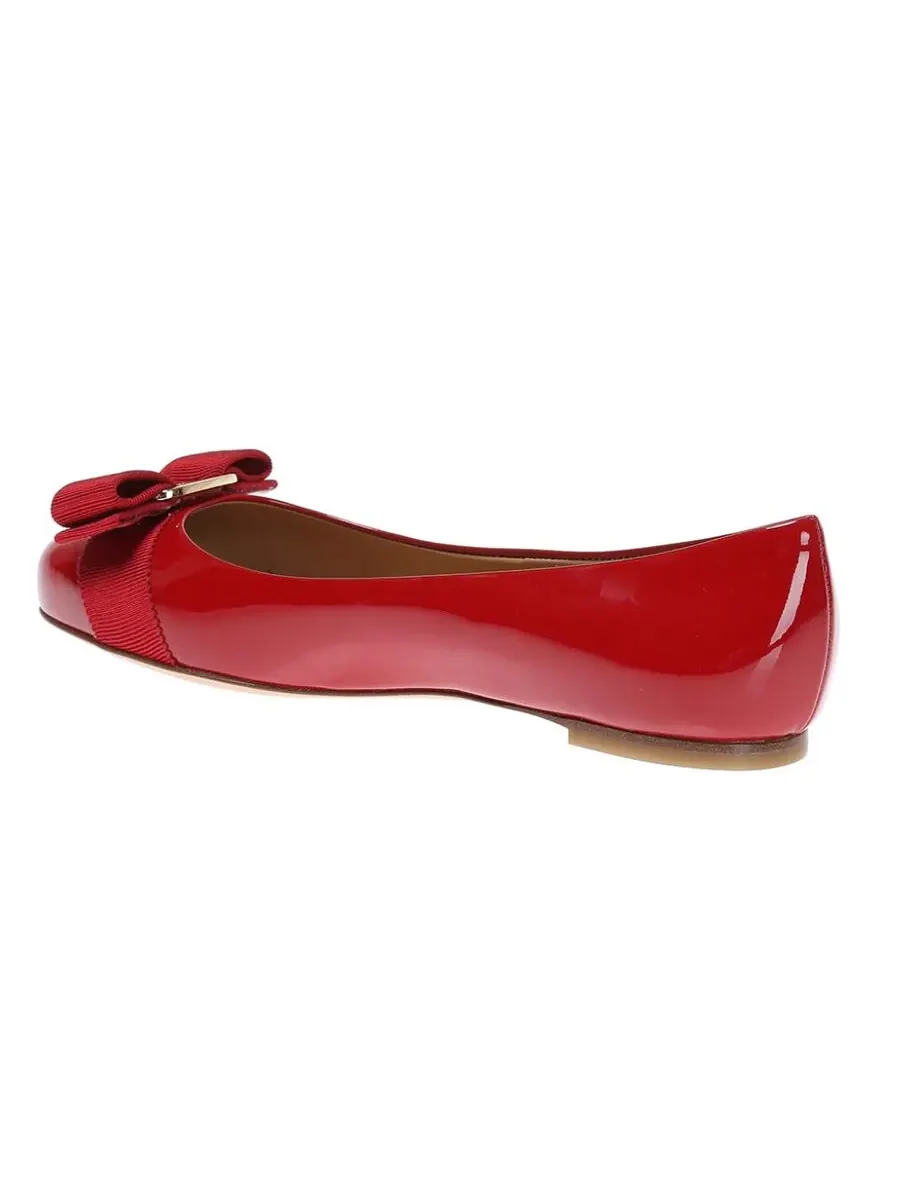 Балетки Salvatore Ferragamo Varina из красной лакированной кожи — изображение 3 из 3, красный