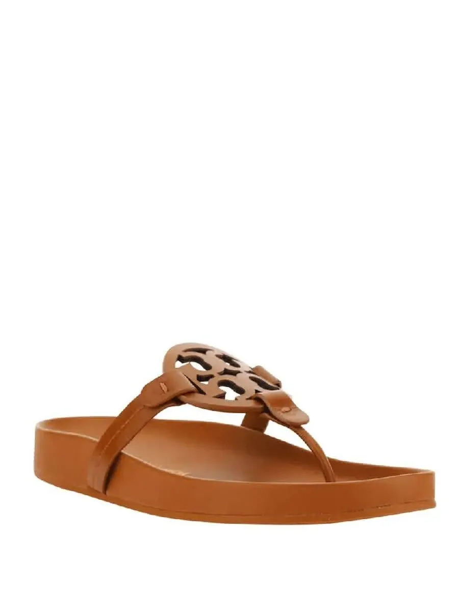 Сандалии-вьетнамки Tory Burch Miller из кожи цвета облака — изображение 2 из 3, боубардн/мёд
