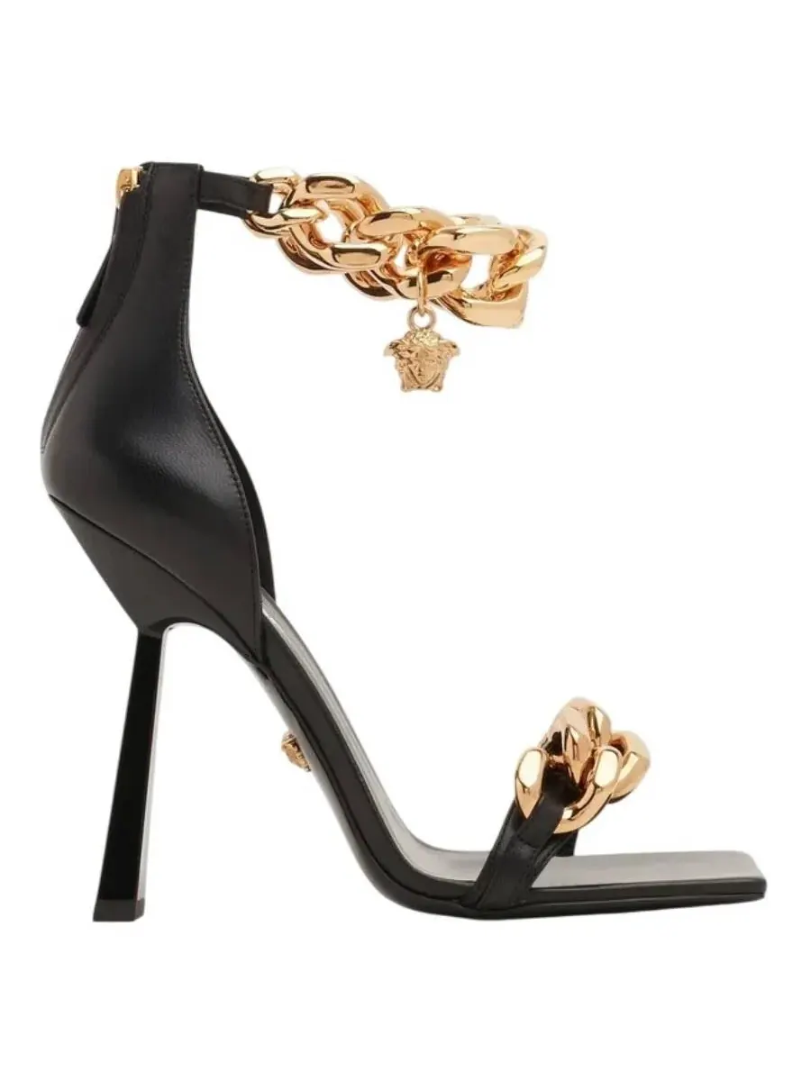 Сандалии на цепочке Versace La Medusa Aevitas — изображение 1 из 3, черный/золотистый