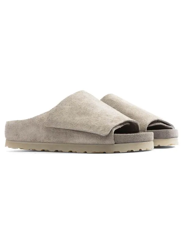 Тапочки x fear of god los feliz suede leather sandals 'taupe' Birkenstock — изображение 3 из 4, бежевый