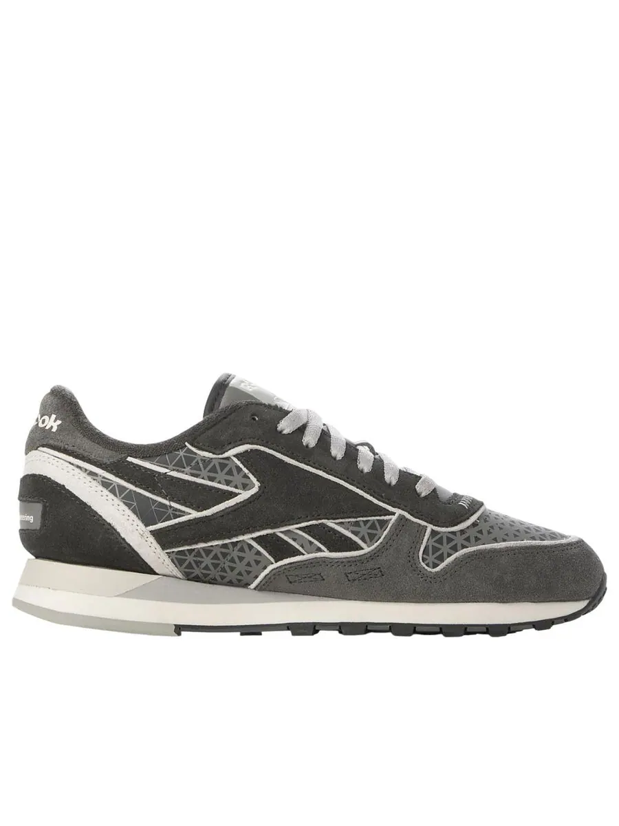 Кроссовки Reebok x White Mountaineering Classic Leather 'Grey' — изображение 2 из 6, серый