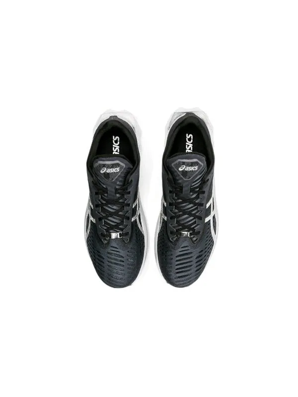 Кроссовки novablast платина Asics — изображение 4 из 4, черный/белый