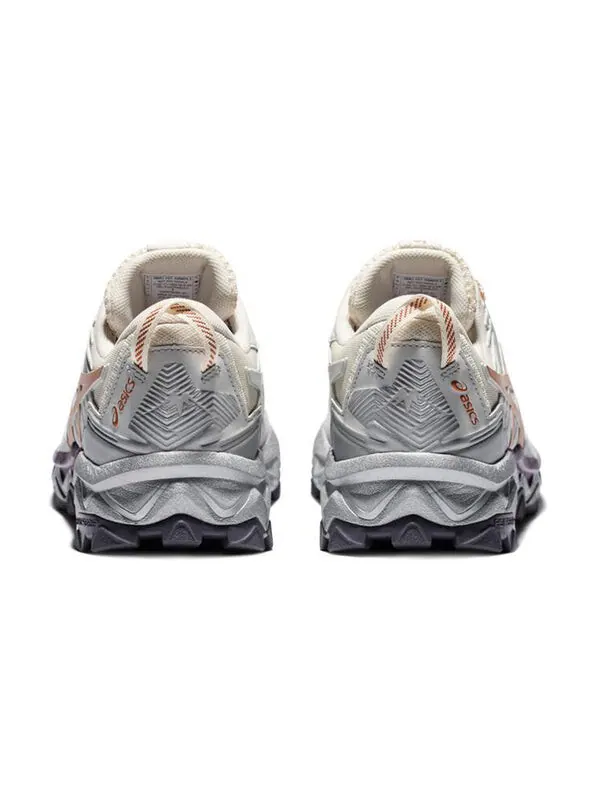 Кроссовки гелевые fujitrabuco 8 золотистые Asics — изображение 3 из 4, белый/золотистый